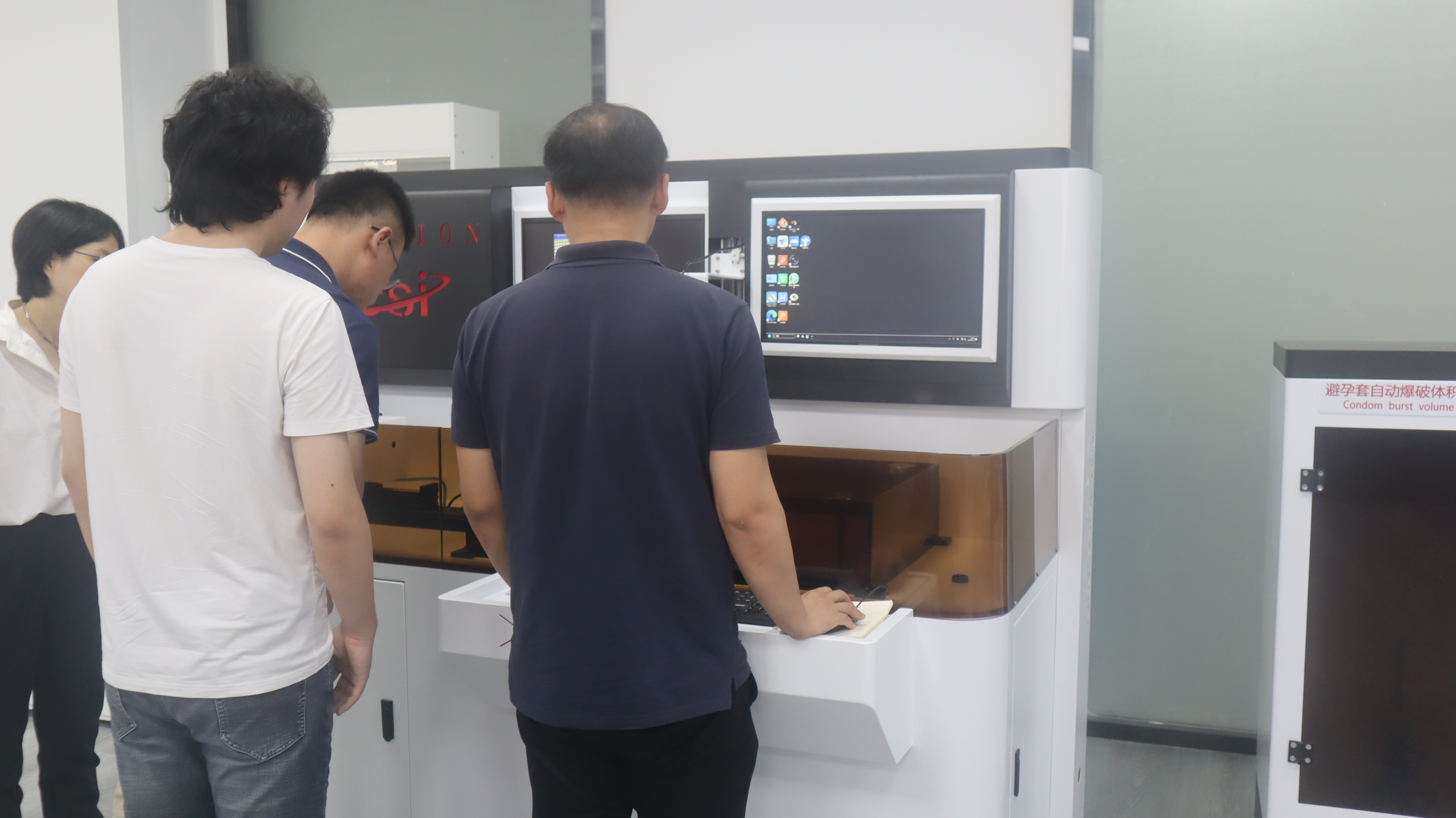 导丝推送力测试仪客户来上海程斯考察设备