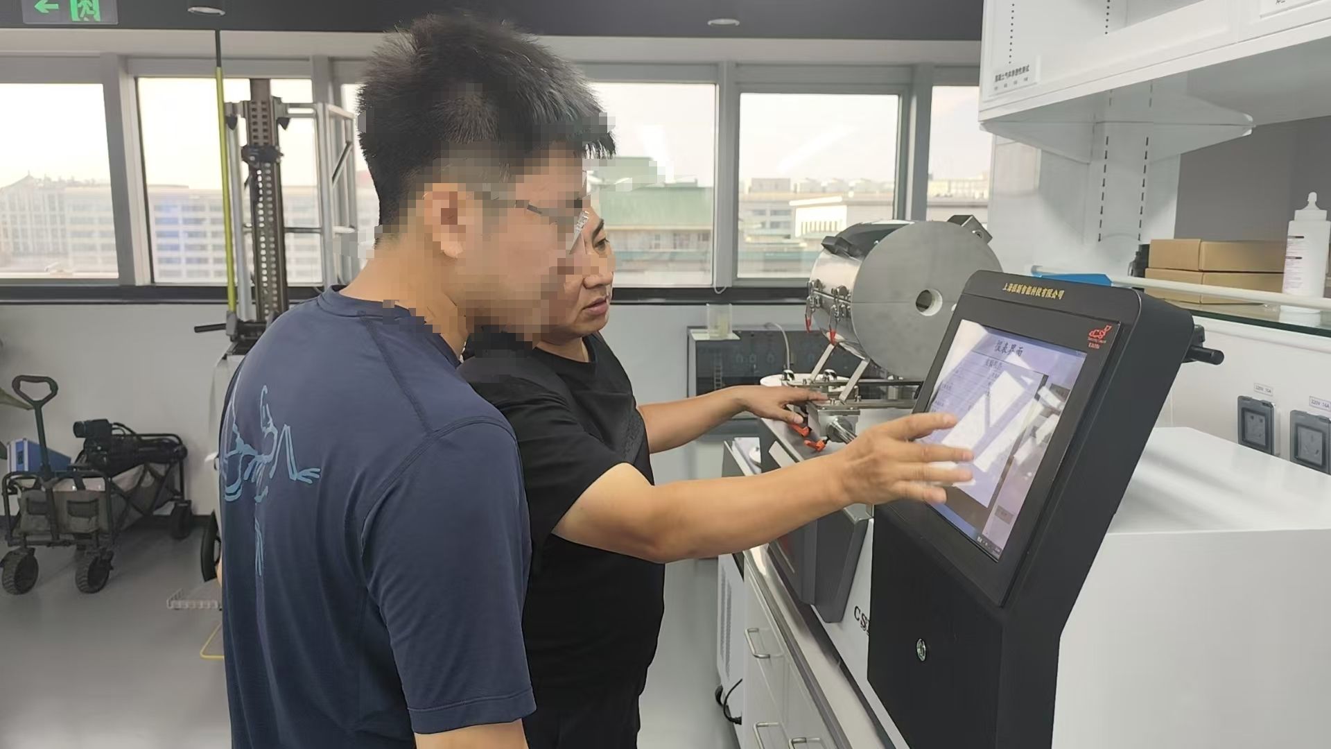 热膨胀系数测试仪上海程斯与国网北京电缆公司提供上门安装培训